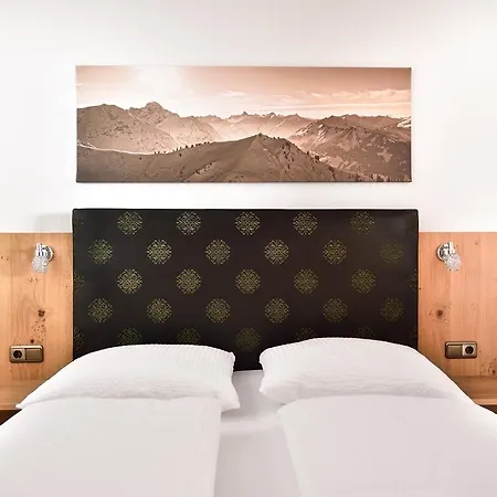 Апарт-отель Kleinwalsertal Миттелберг